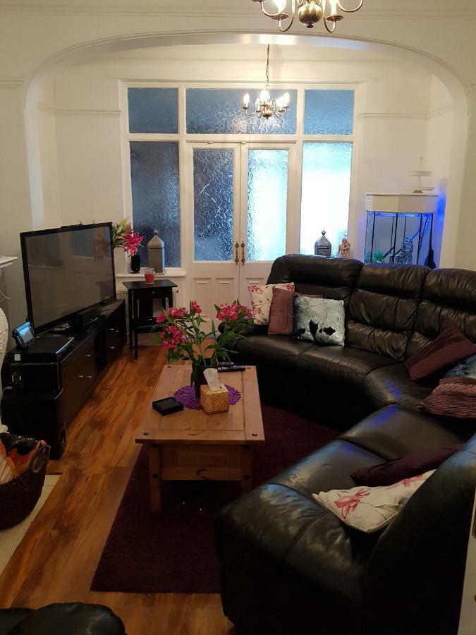 Beautiful Room In Victorian Family Home Ilford Exterior foto
